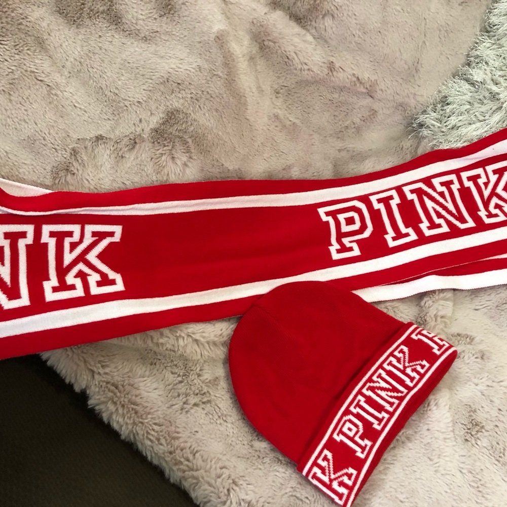 Scarf and hat set